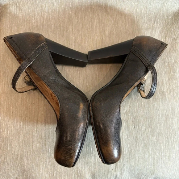 FRYE Sz 6 Miranda Mary Jane Almond Toe Heeled Smooth Leather Distressed Shoes - Picture 5 of 10